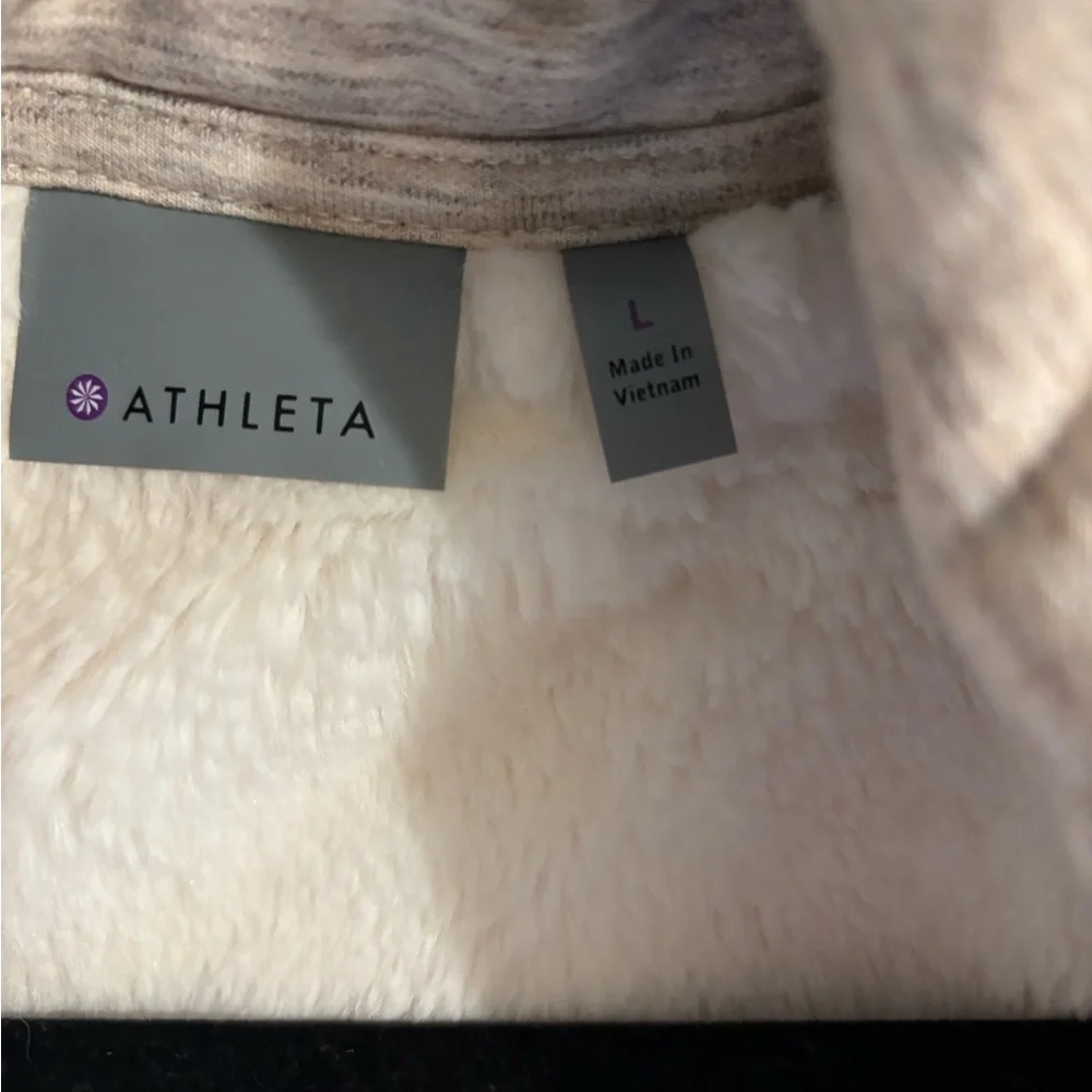 Athleta fur lined hoodie NWOT - Picture 4 of 6